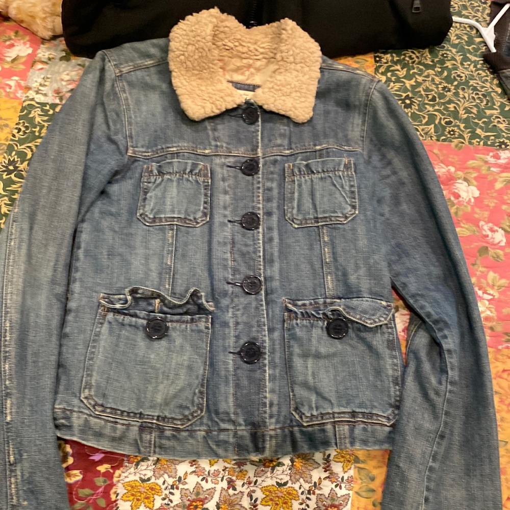 Abercrombie & Fitch Women's Denim Jacket Size Small Distressed Sherpa Collar